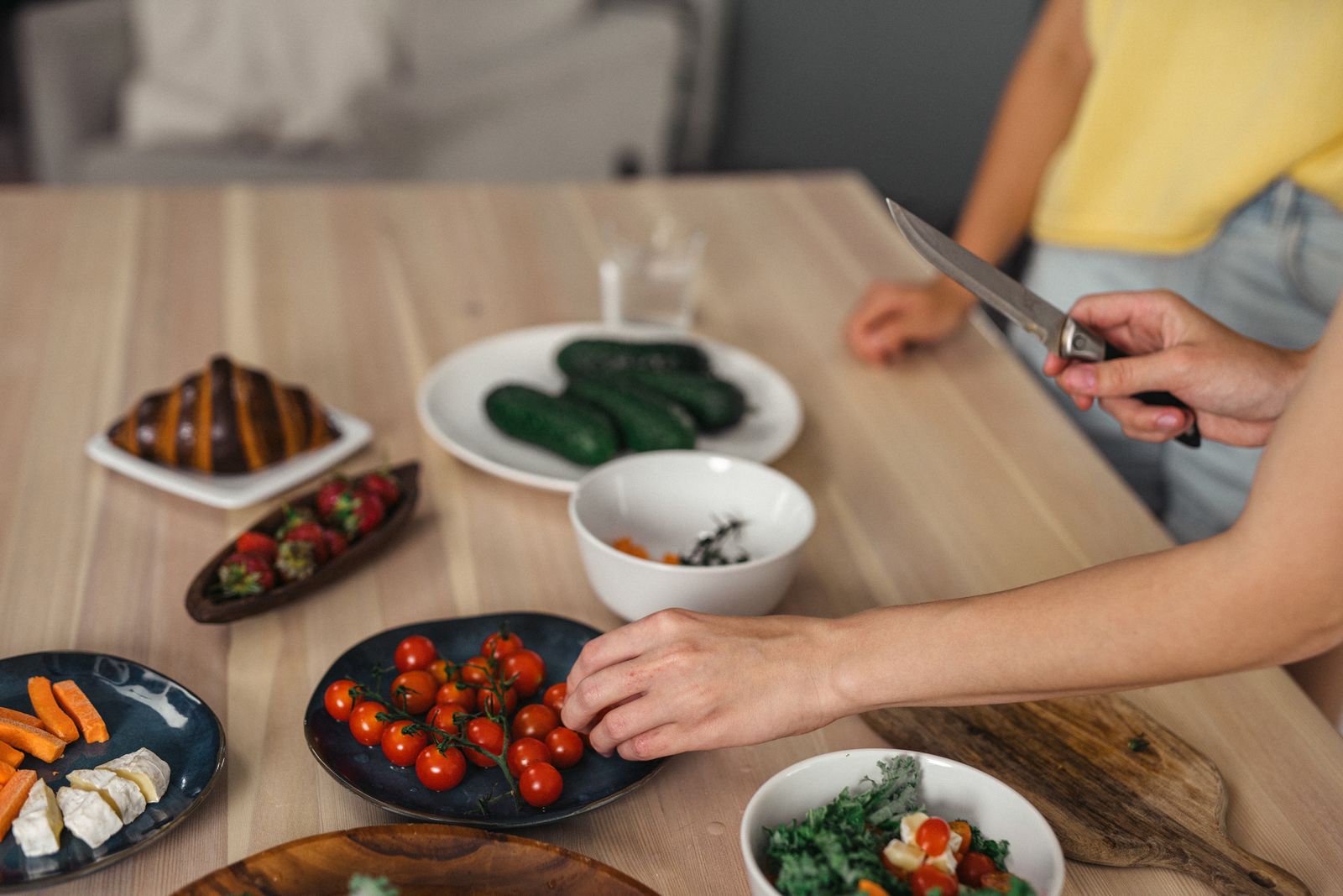 Repas de légumes frais partagés, alimentation et bien-être mental