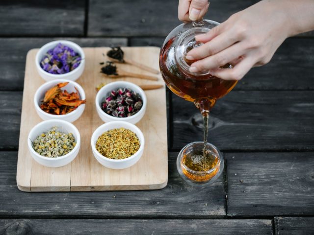 Plantes médicinales au quotidien : bien les préparer et les utiliser sans risque