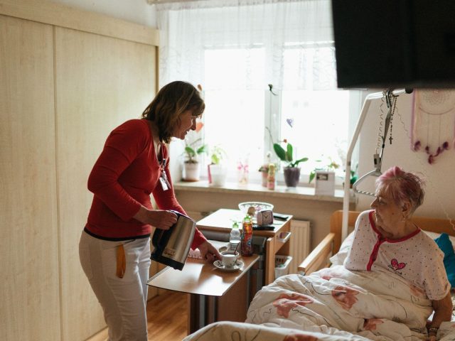 Comment garantir l&rsquo;autonomie des aînés à domicile sans compromis ?