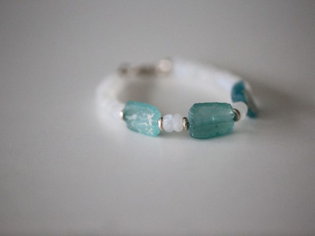 Bracelet pierre naturelle bleu : quel effet sur l&rsquo;équilibre mental ?