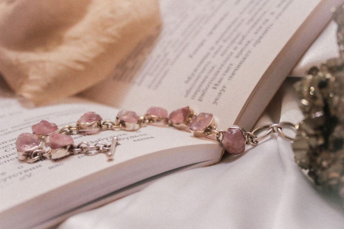 Comment nettoyer et recharger un quartz rose