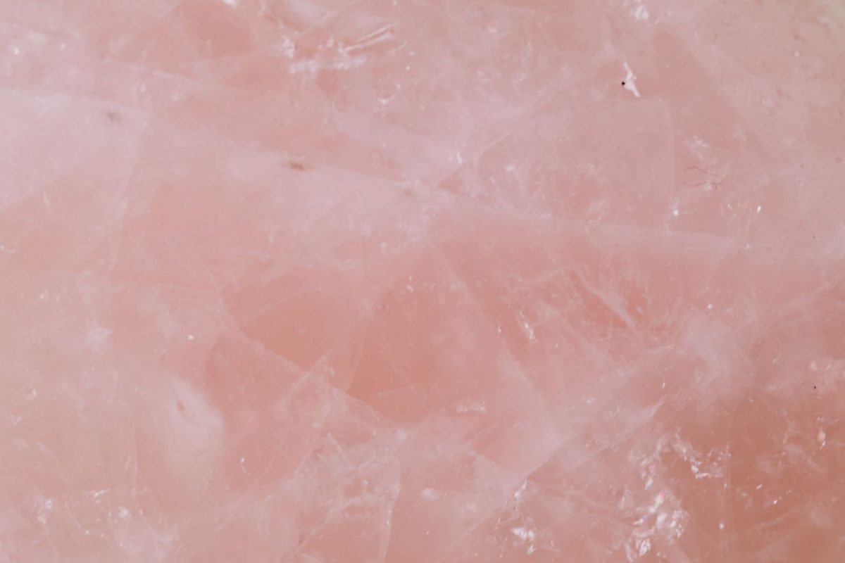 Quartz rose véritable ou faux : les signes à vérifier avant l&rsquo;achat