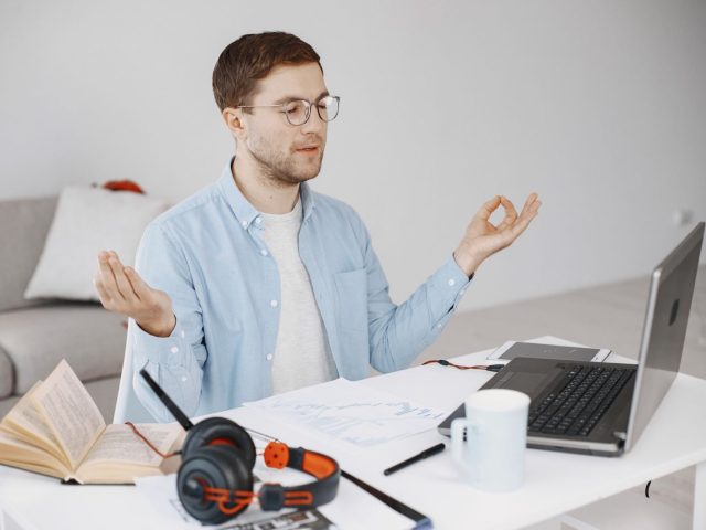 Respiration anti-stress au bureau : la méthode qui marche en 3 minutes