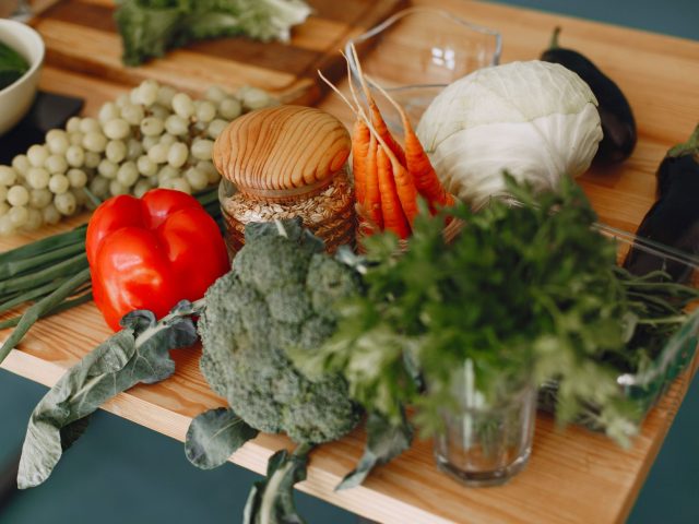Comment un simple geste avant le repas stabilise votre glycémie