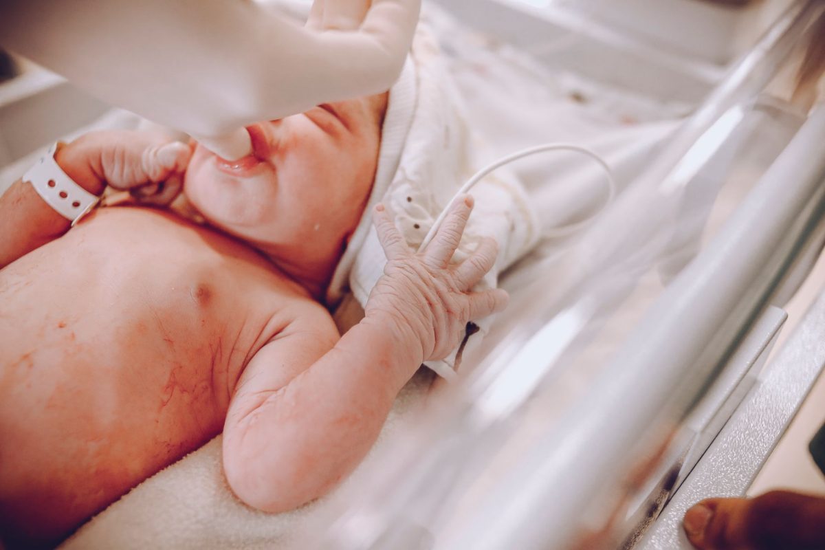 Vitamine K à la naissance : pourquoi tant de parents hésitent ?